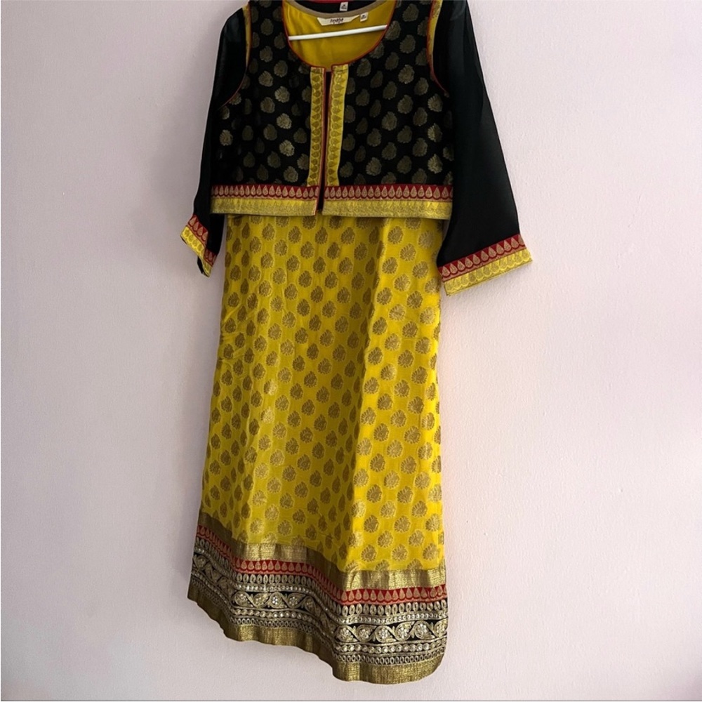 Kashish Yellow Churidar Kurta with koti Vest Small Punjabi Bollywood Indian - Picture 12 of 15